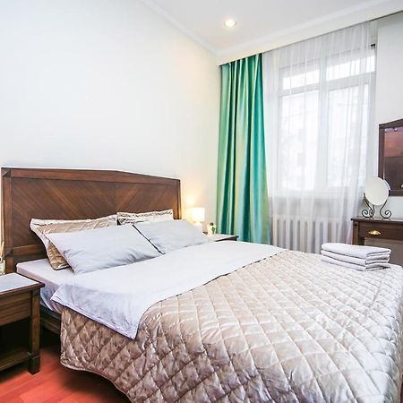 Apartment Ploshchad Pobedy 3 Komnaty Minsk Exteriör bild