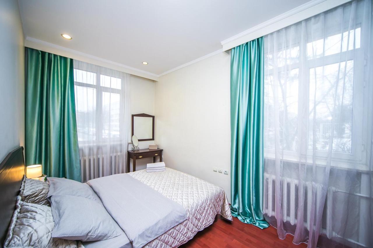 Apartment Ploshchad Pobedy 3 Komnaty Minsk Exteriör bild