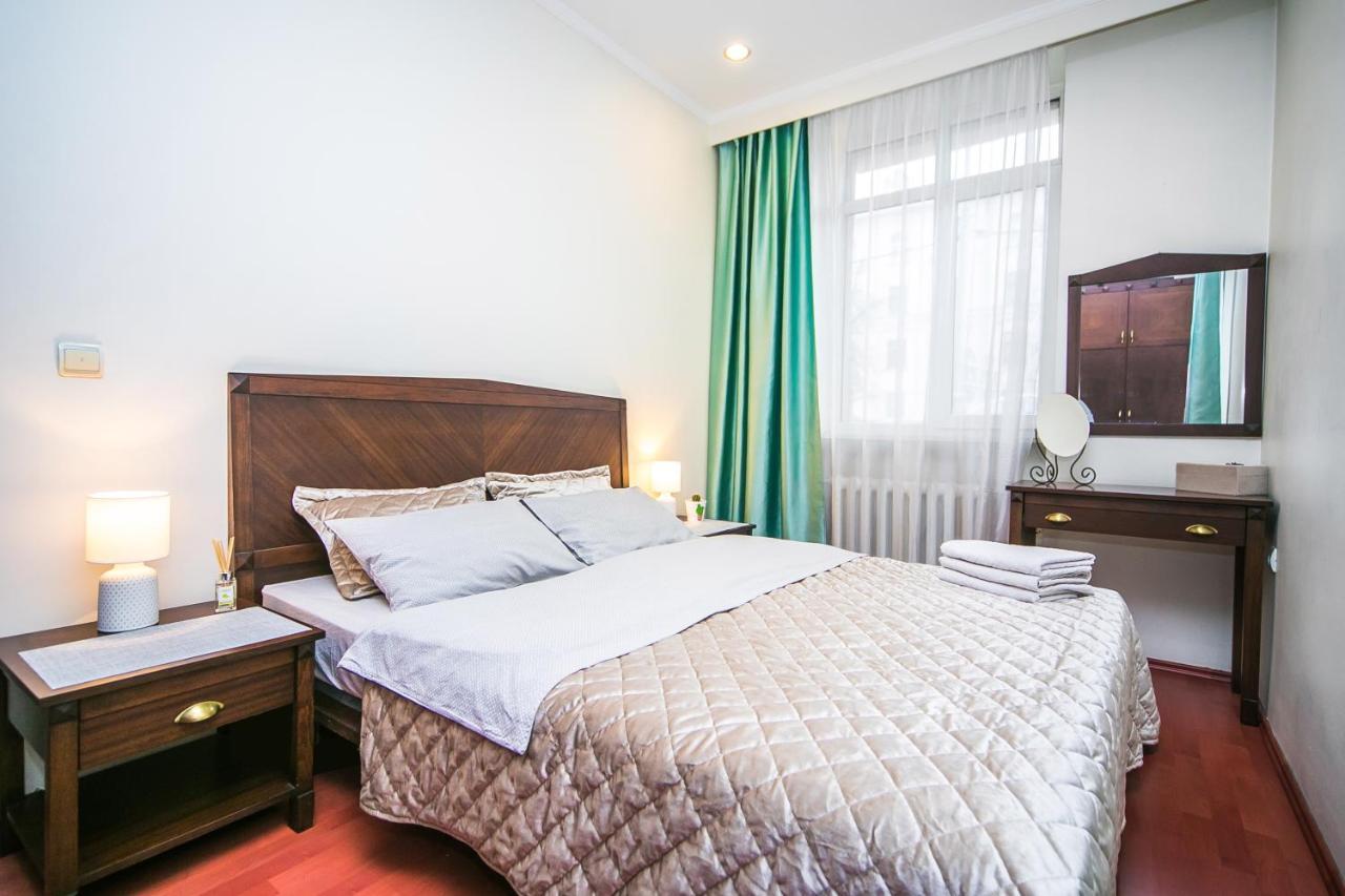 Apartment Ploshchad Pobedy 3 Komnaty Minsk Exteriör bild